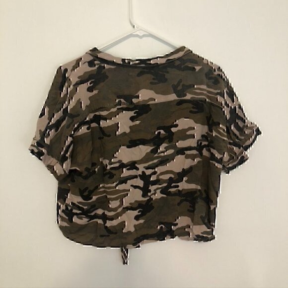 STORIA Brown Black Tan Camo Camouflage Short Sleeve Tie Button Down Crop Top M - Picture 8 of 12
